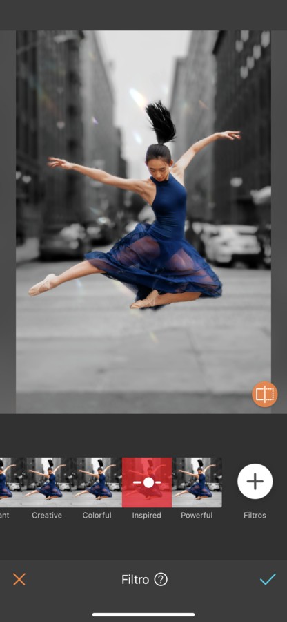 mujer bailando ballet en medio de la ciudad