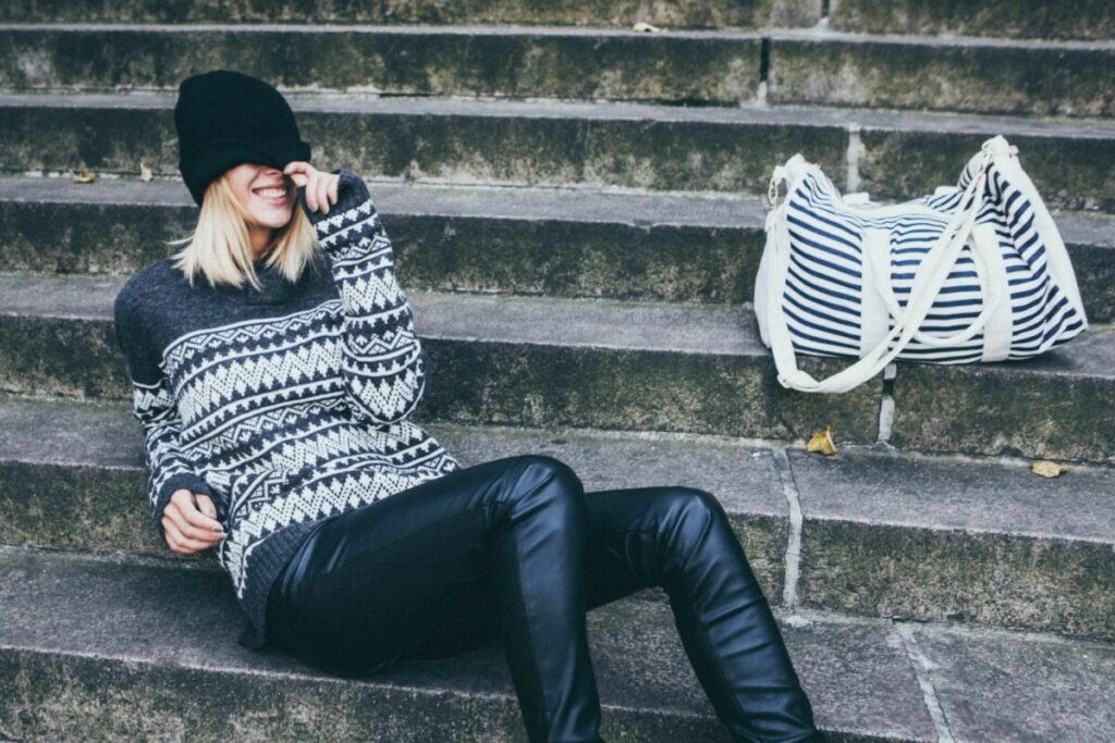 woman rocking preppy fall fashion look